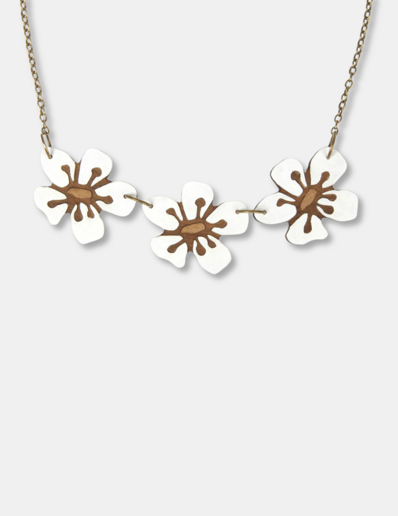 Manuka Flowers Rimu Necklace